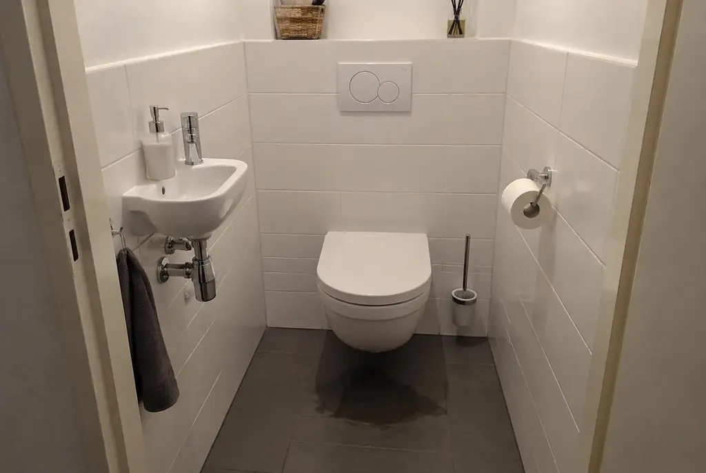 Lekdetectie Beesd – natte vloer bij een toilet